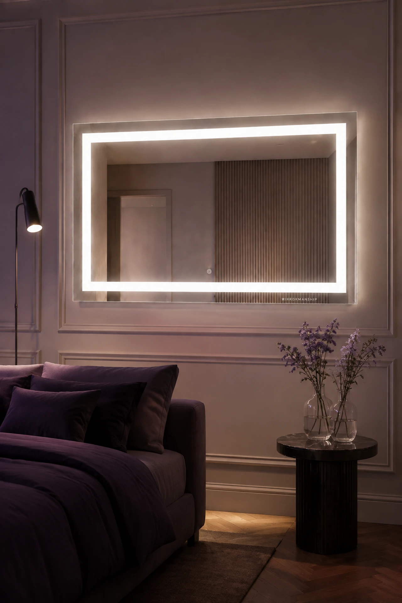 Violet room · Horizontal